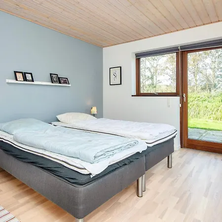 Feriehus 6 Person In Bjert-by Traum